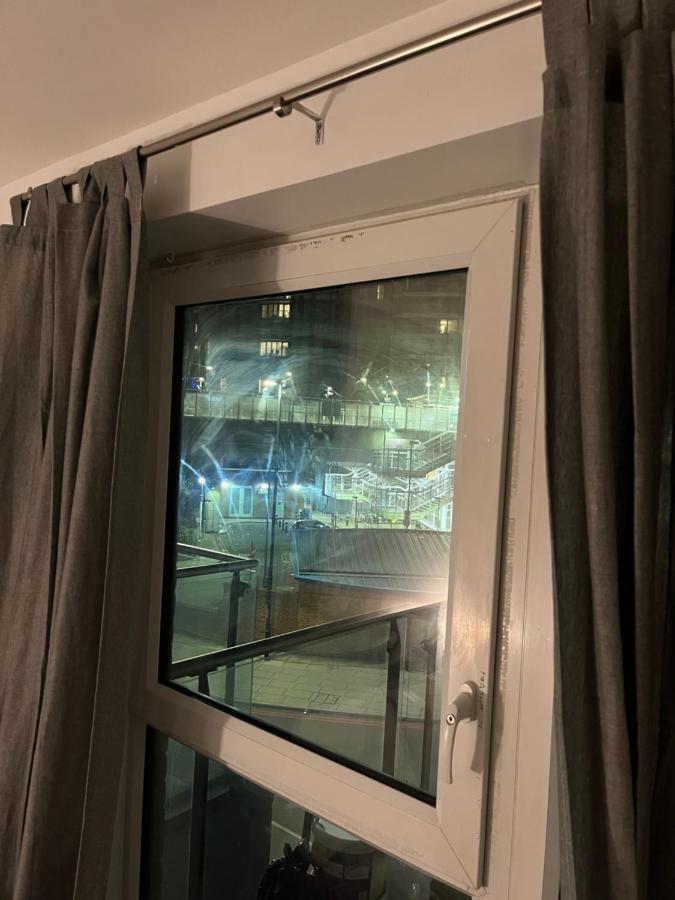 Luxurious Dlr Apartment London Ngoại thất bức ảnh