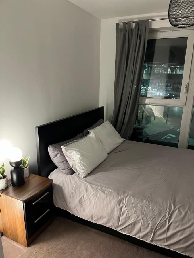 Luxurious Dlr Apartment London Ngoại thất bức ảnh