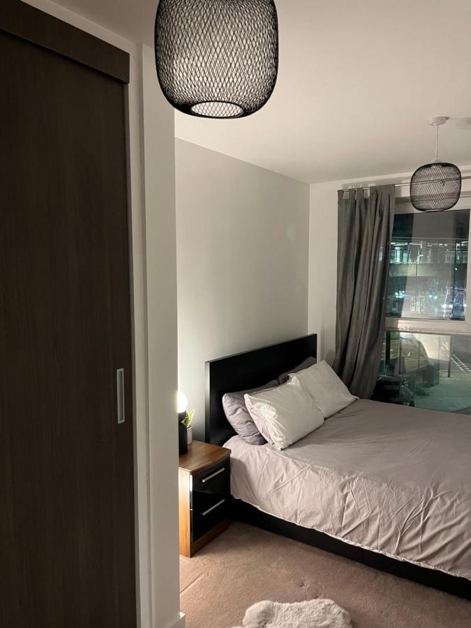 Luxurious Dlr Apartment London Ngoại thất bức ảnh